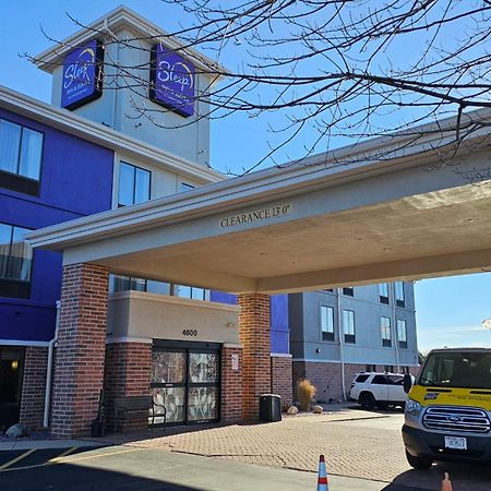 Sleep Inn & Suites Airport Milwaukee Exteriör bild